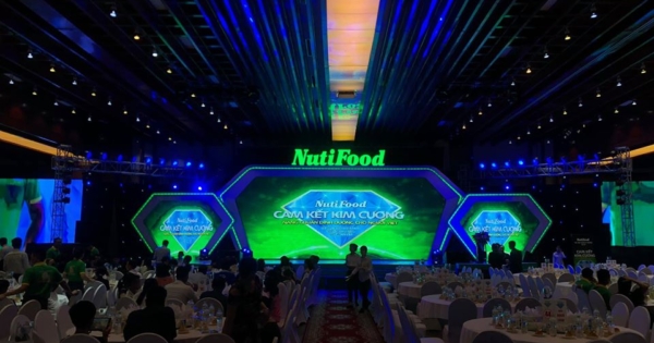 [CHO THUÊ] Màn hình Led Sự kiện “Nutrifood – Cam kết kim cương 2019”
